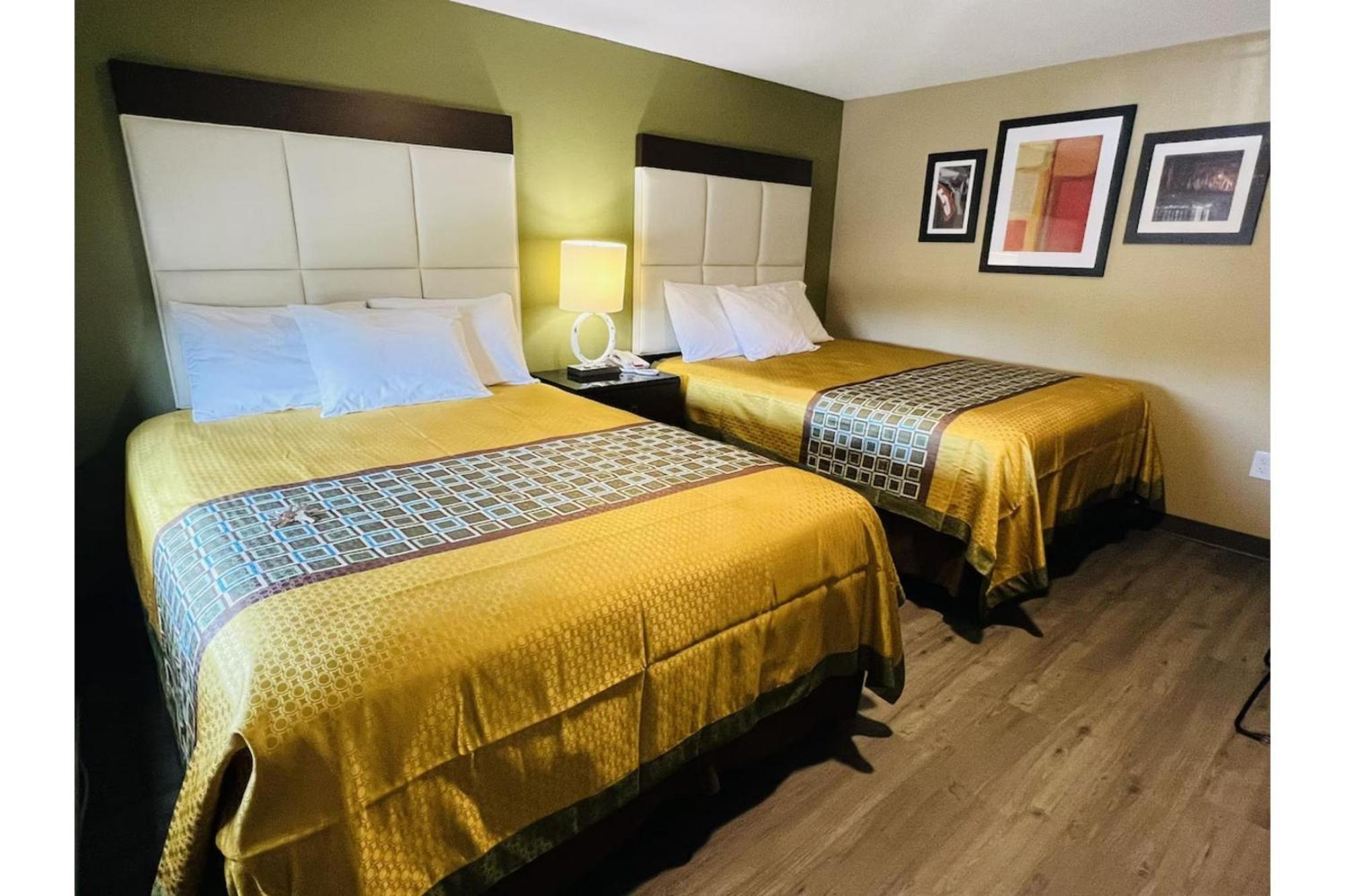 Deluxe Inn & Suites By Oyo Miami Ok Esterno foto