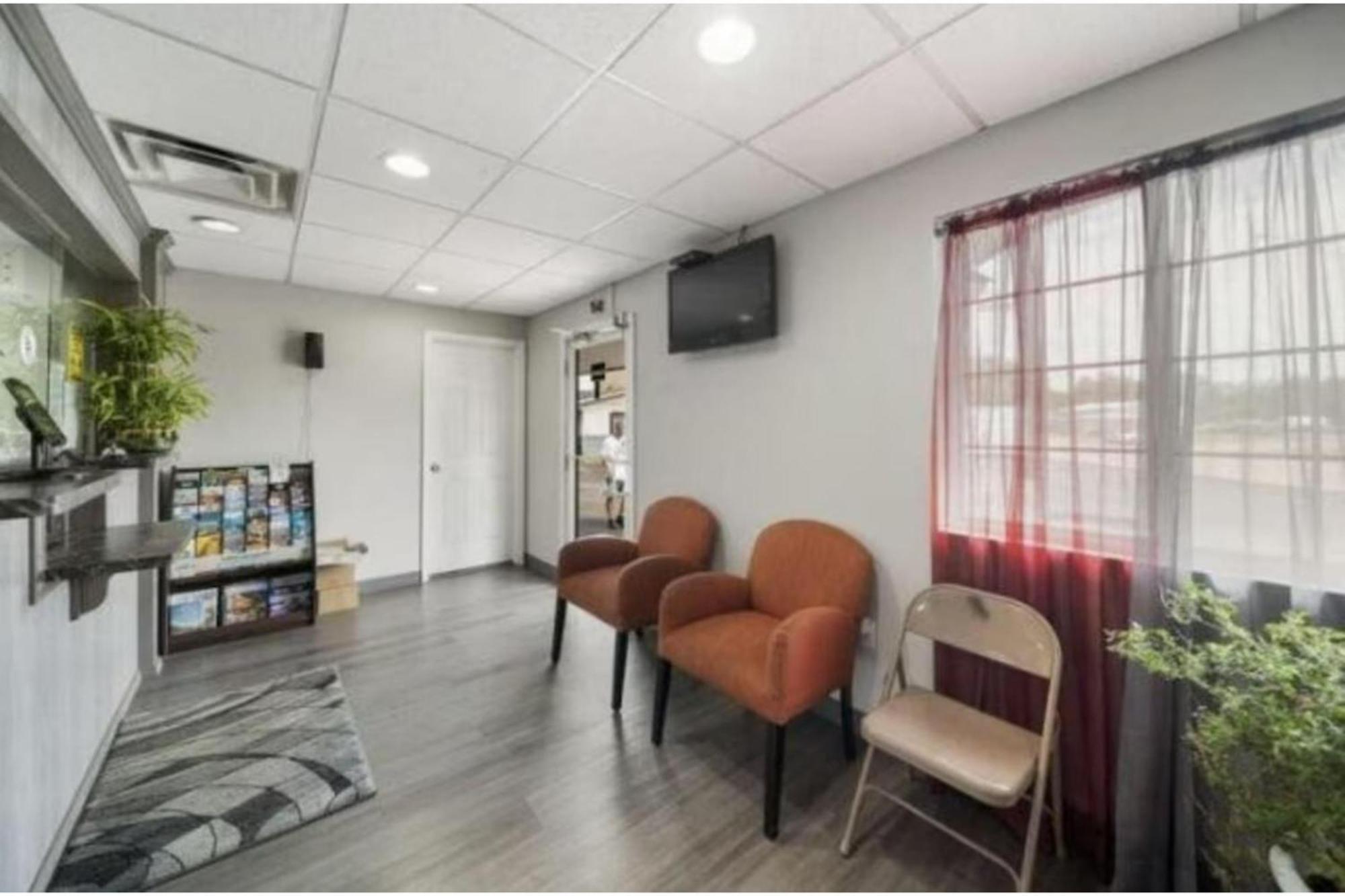 Deluxe Inn & Suites By Oyo Miami Ok Esterno foto