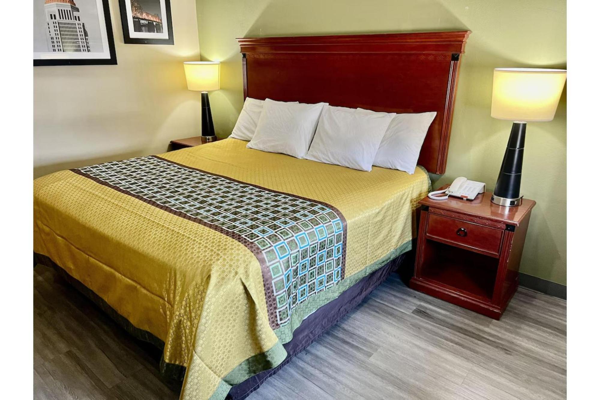 Deluxe Inn & Suites By Oyo Miami Ok Esterno foto